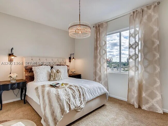 Foto del edificio - 2820 NW 182nd St