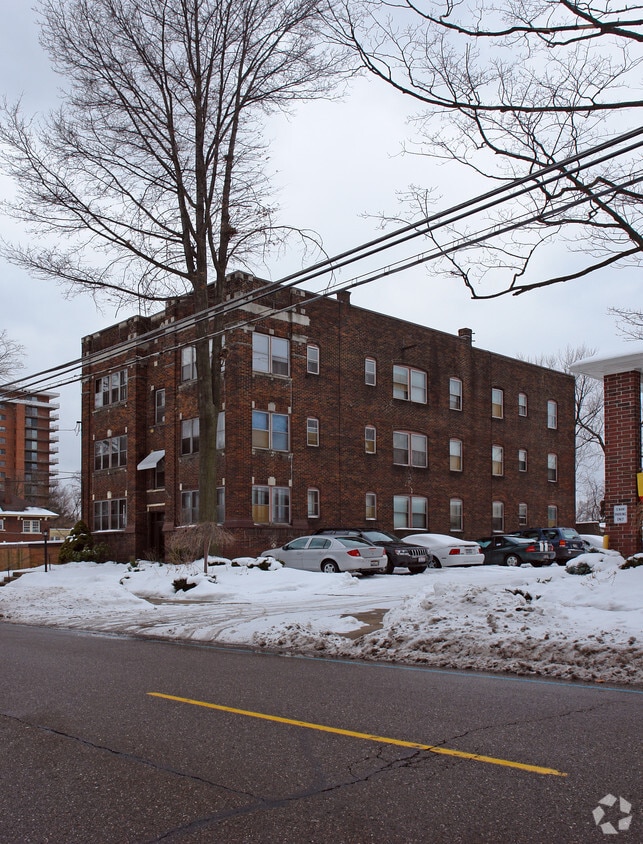 122 N Portage Path, Akron, OH 44303 Apartments in Akron, OH