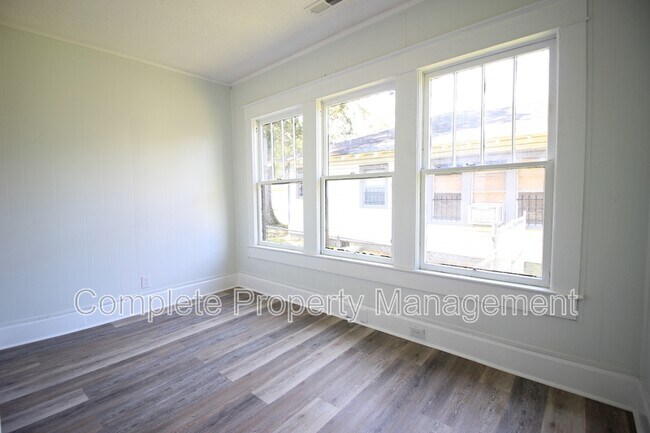 Foto del edificio - 1629 Woodland Ave SW