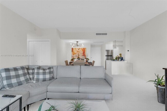 Building Photo - 700 Biltmore Way