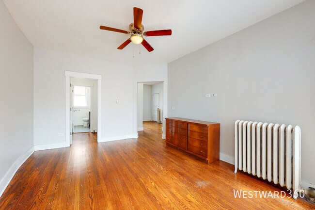 Foto del edificio - 1664 W Farwell Ave