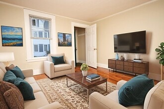 Building Photo - 32 Sheppard Ave