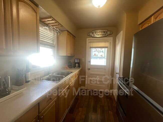 Building Photo - 1134 15th St N
