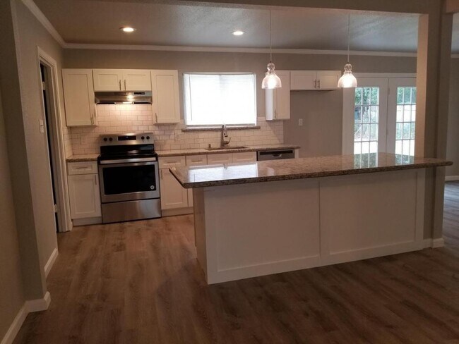 Foto del edificio - 1932 W Decker Ave