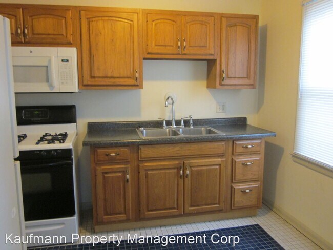 Building Photo - 2 br, 1 bath House - 3016 South Barr Street
