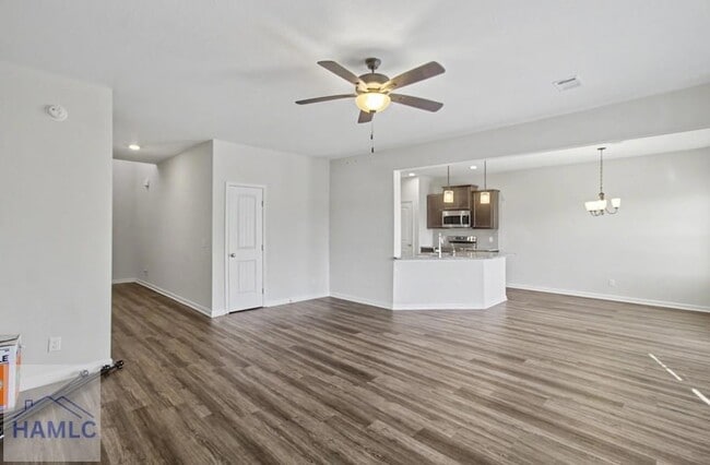 Foto del edificio - 121 Battalion Ln