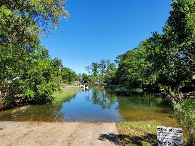 Foto del edificio - 7517 Lost Tree Rd