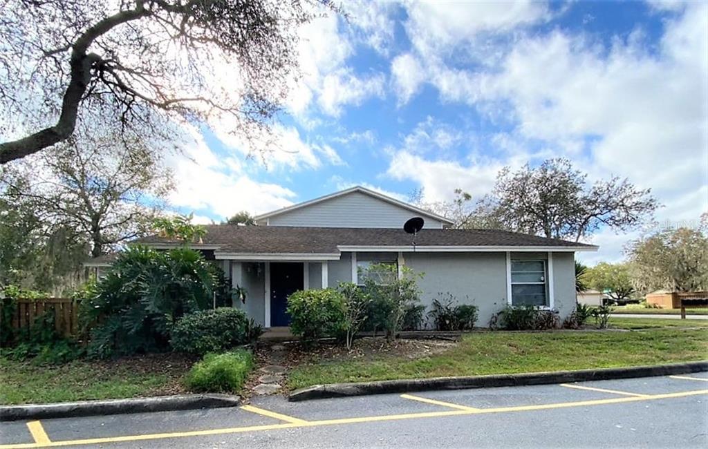14621 Lake Forest Dr, Lutz, FL 33559 Townhouse for Rent in Lutz, FL