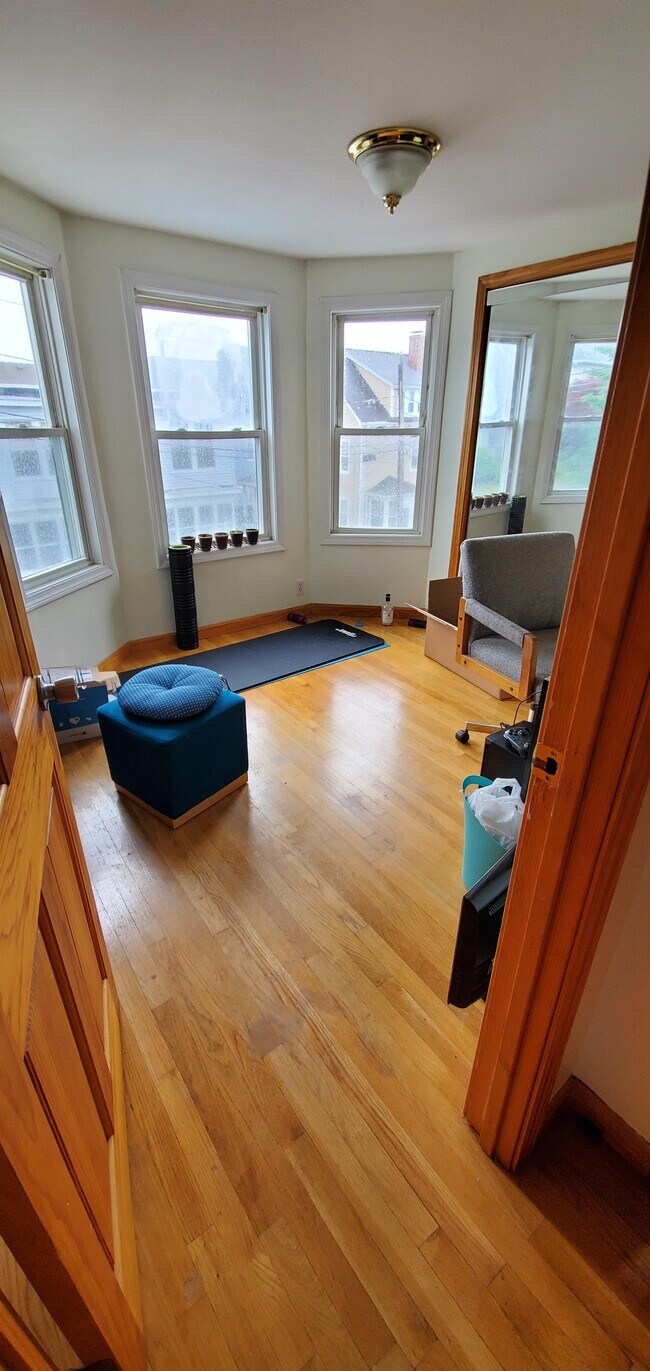 Building Photo - 16 Underwood Park