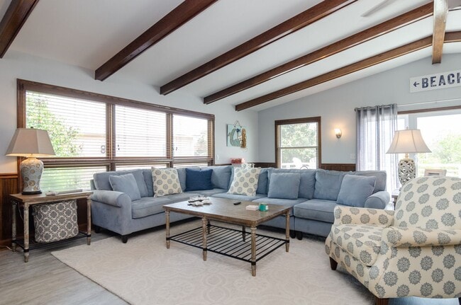 Building Photo - 207 Seafarer Drive