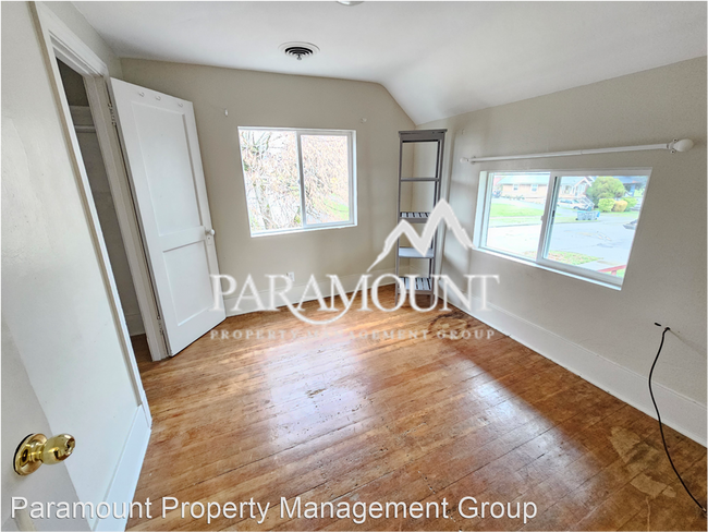 Building Photo - 5 br, 2 bath House - 1120 8th St