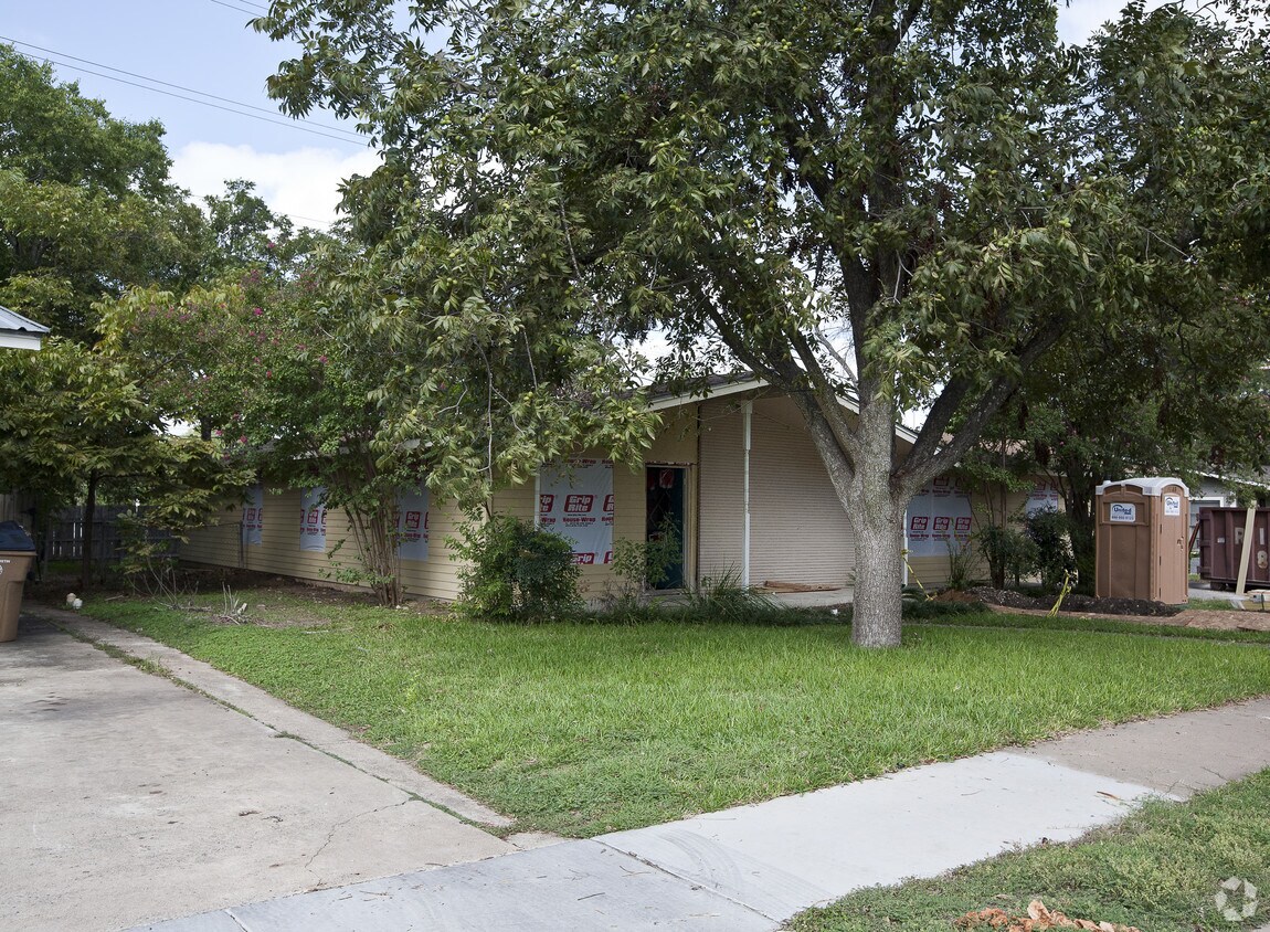 Building Photo - 5004 Westfield Dr
