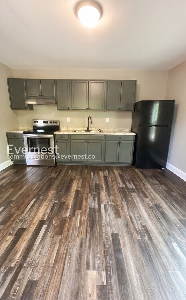 Foto del edificio - 2 Bed/1 Bath Condo with Modern Amenities / Vouchers Accepted / Available Now!