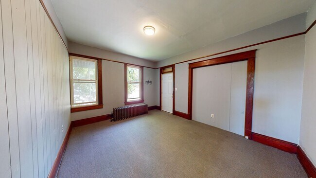 Building Photo - 44 Glessner Ave