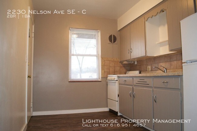 Building Photo - 2230 Nelson Ave SE