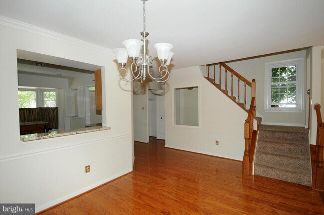Building Photo - 7247 Worsley Way