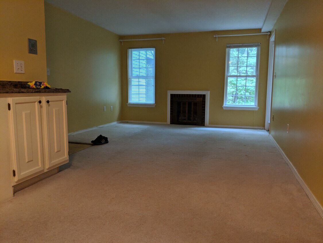 22 Walden Dr, Natick, MA 01760 Condo for Rent in Natick, MA