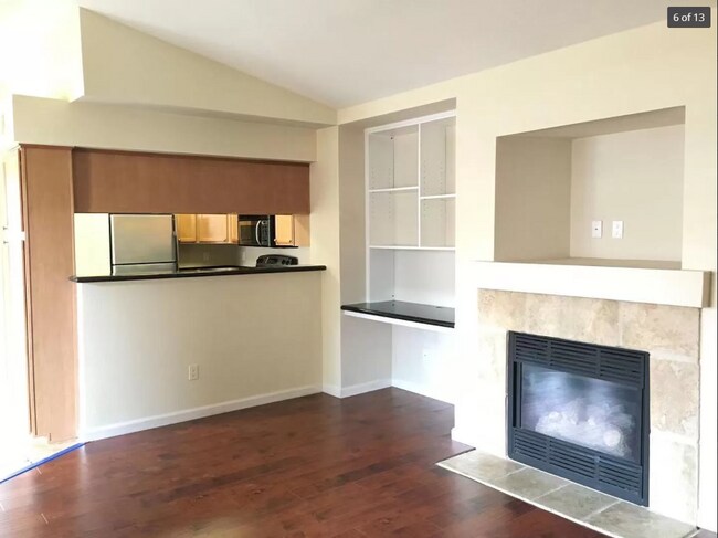 Building Photo - 885 Halidon Way