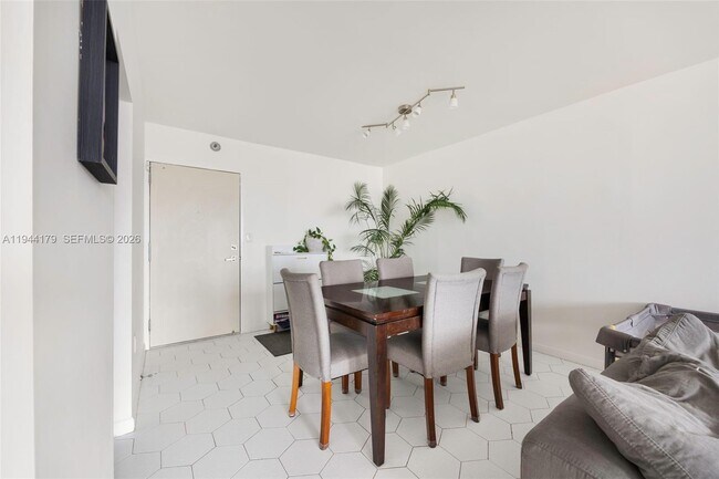 Building Photo - 2801 NE 183rd St