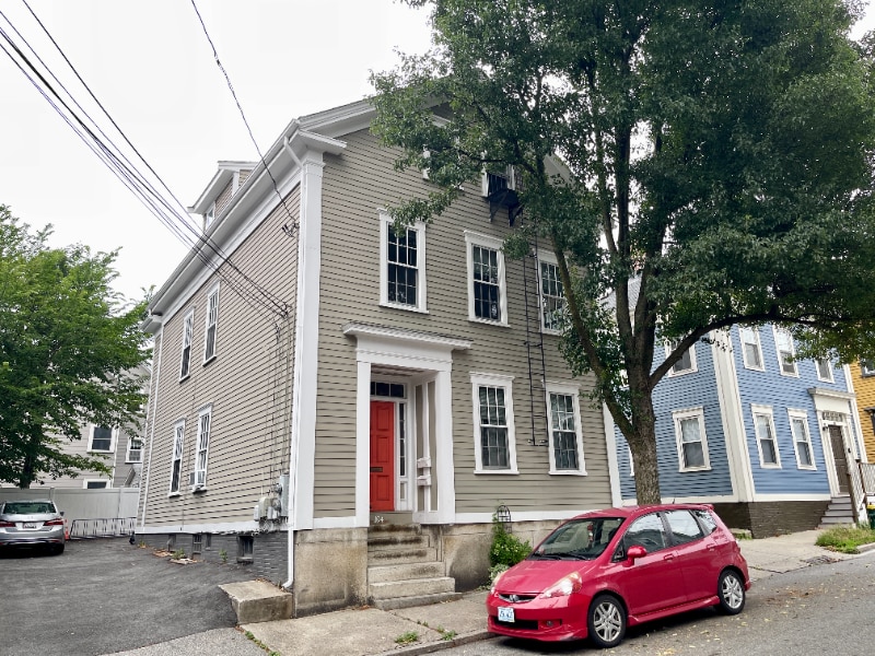 Primary Photo - 104 Sheldon St