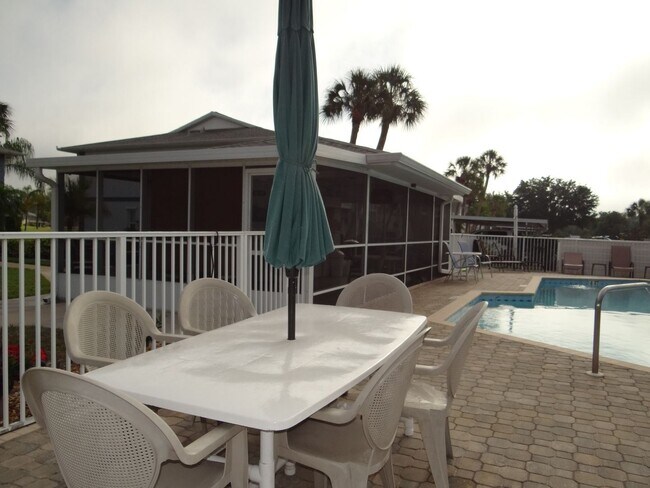 Foto del edificio - 2 br, 2 bath House - 26430 Rampart Blvd Un...