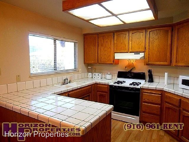 Foto del edificio - 5913 Silver Shadow Cir