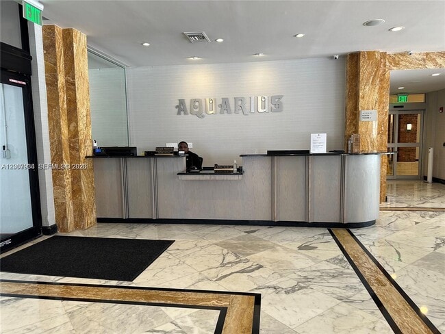 Building Photo - 2751 S Ocean Dr