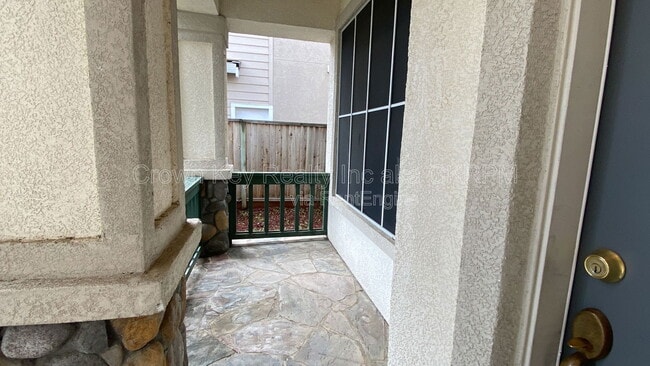 Building Photo - 1367 Gwerder St