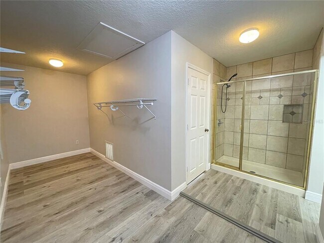 Building Photo - 11091 Ledgement Ln
