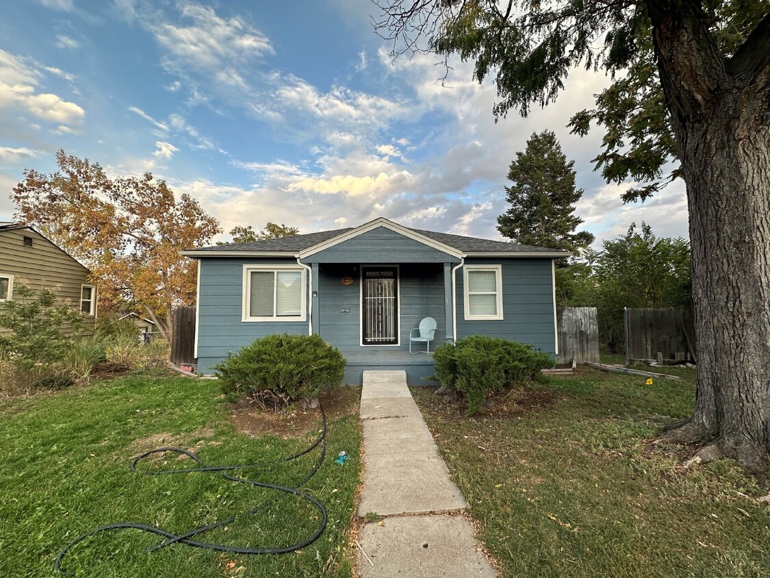 Primary Photo - Little Home in the Heart of Denver!