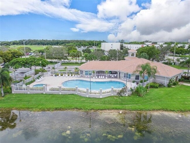 Foto del edificio - 5051 Wiles Rd