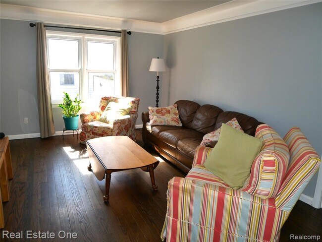 Foto del edificio - 2881 Ellwood Ave