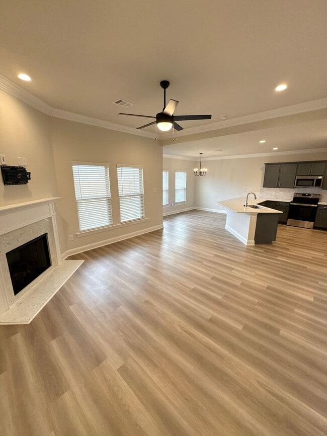 Building Photo - The Cove At Villaggio!