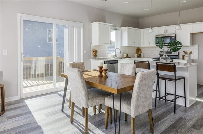 Foto del edificio - 1707 Ashwood Ave