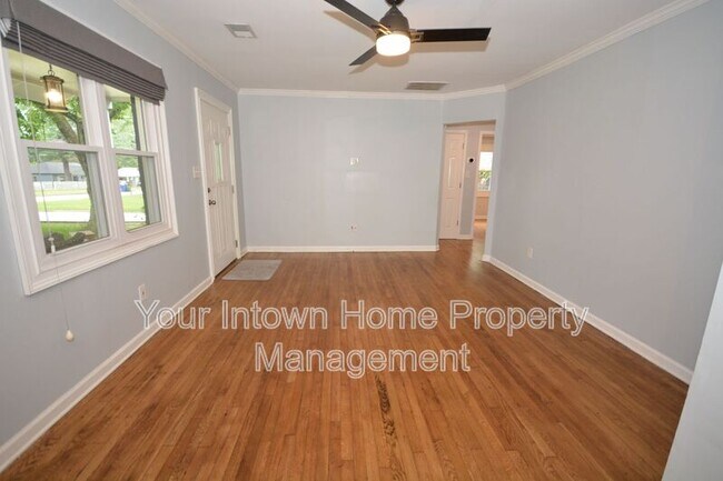 Foto del edificio - 1222 Crestwood Dr SE