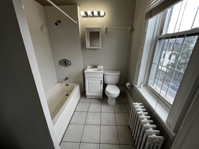 Foto del edificio - 5 W Market St