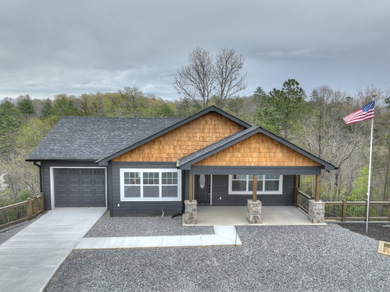 64 Walnut Dr, Mineral Bluff, GA 30559 House Rental in Mineral Bluff