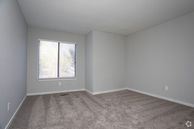 Foto del edificio - The Bluffs Apartment Homes