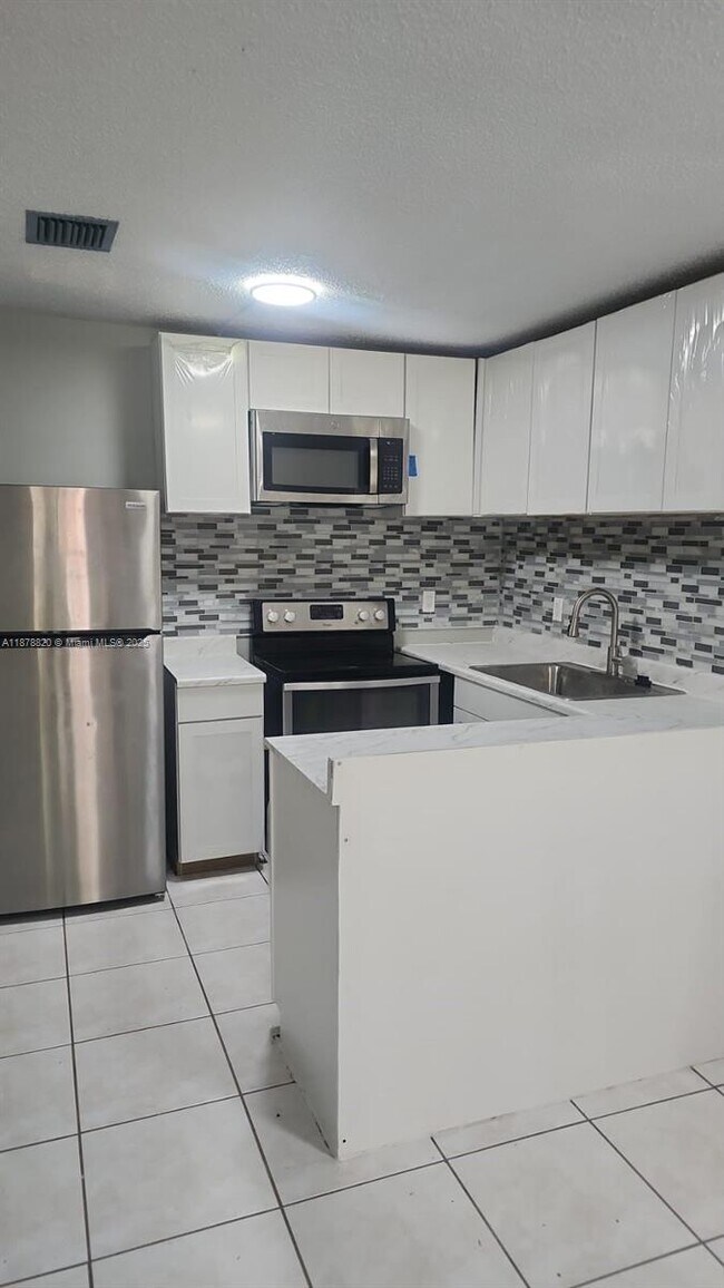 Foto del edificio - 11544 NW 44th St