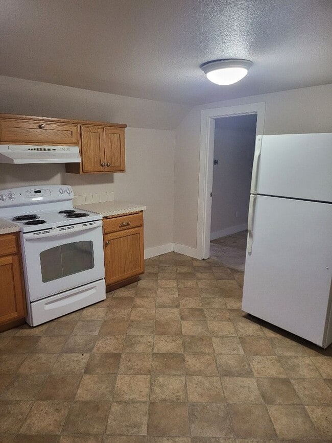 Building Photo - r30b