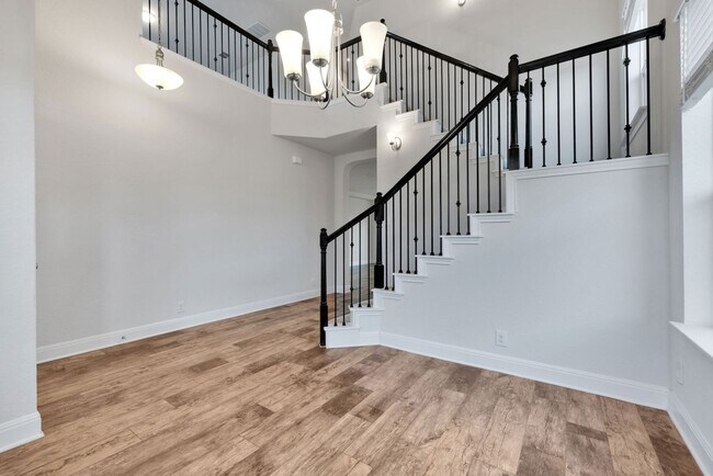 Building Photo - Spacious 5 Bedroom Home in NW San Antonio!