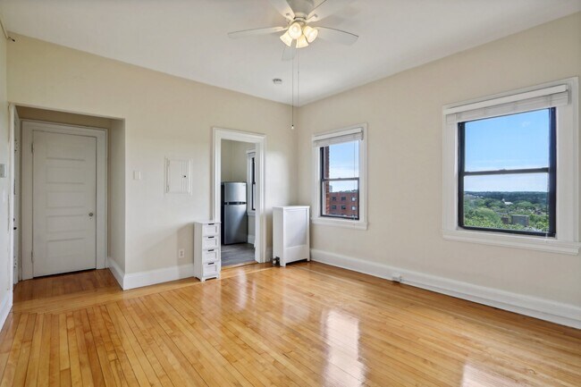 Foto del edificio - 1482 Beacon St