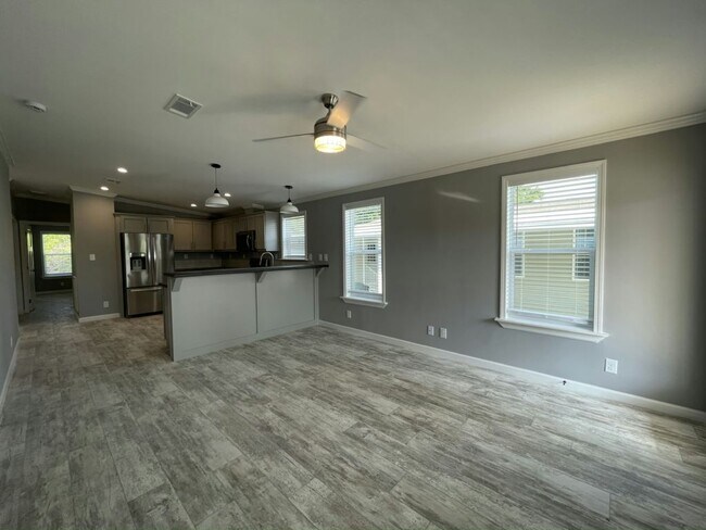 Foto del edificio - 5558 Whistling Tree Ln