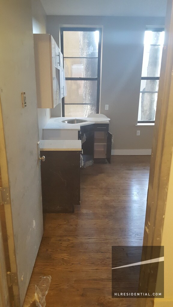 Building Photo - 275 Miller Ave