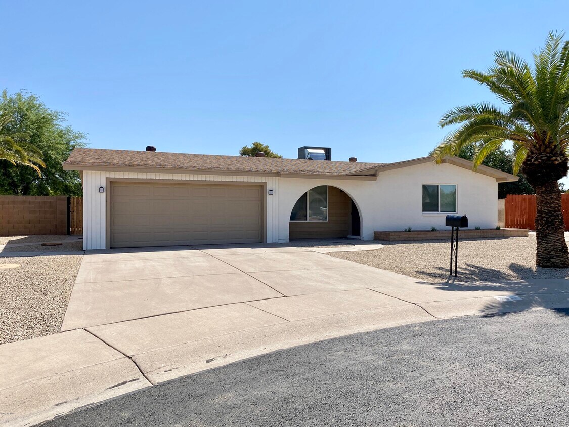 2611 W Isabella Ave, Mesa, AZ 85202 House for Rent in Mesa, AZ