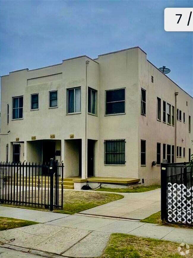 Building Photo - 149 W 41st Pl