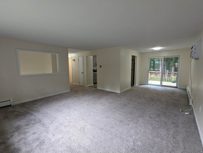 Foto del edificio - 13 Kendall Pond Rd