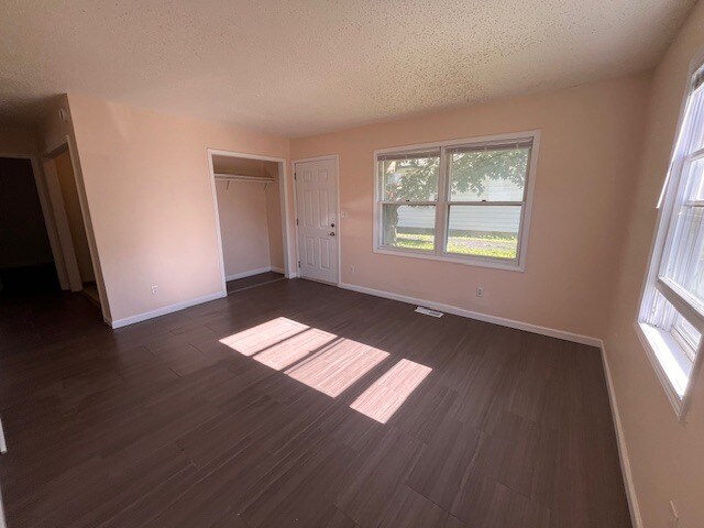 Sala de estar - 1320 N Rutledge St