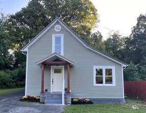 Building Photo - 1006 E Frazier Ave