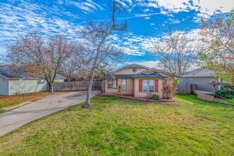 Building Photo - February Move In Available!  Cute 3 Bed, 1...